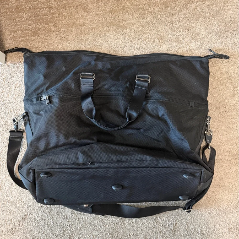 TUMI Alpha 22353DH Expandable Travel Duffel Carry-On Ballistic Nylon Black